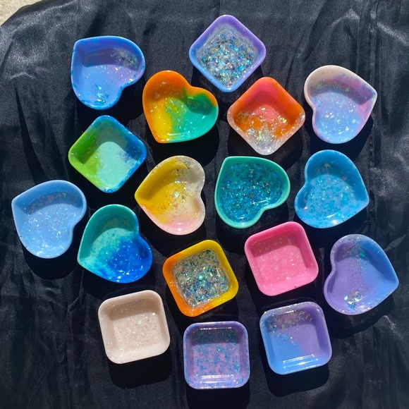 CUSTOM COLOR IRIDESCENT DISHES - Custom Style, Shape & Color. - Picture 1 of 17